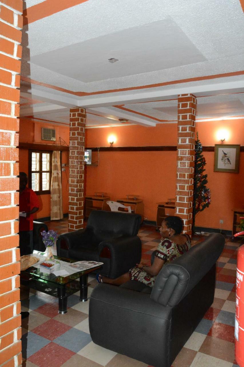 Rwenzori International Hotel カセセ エクステリア 写真