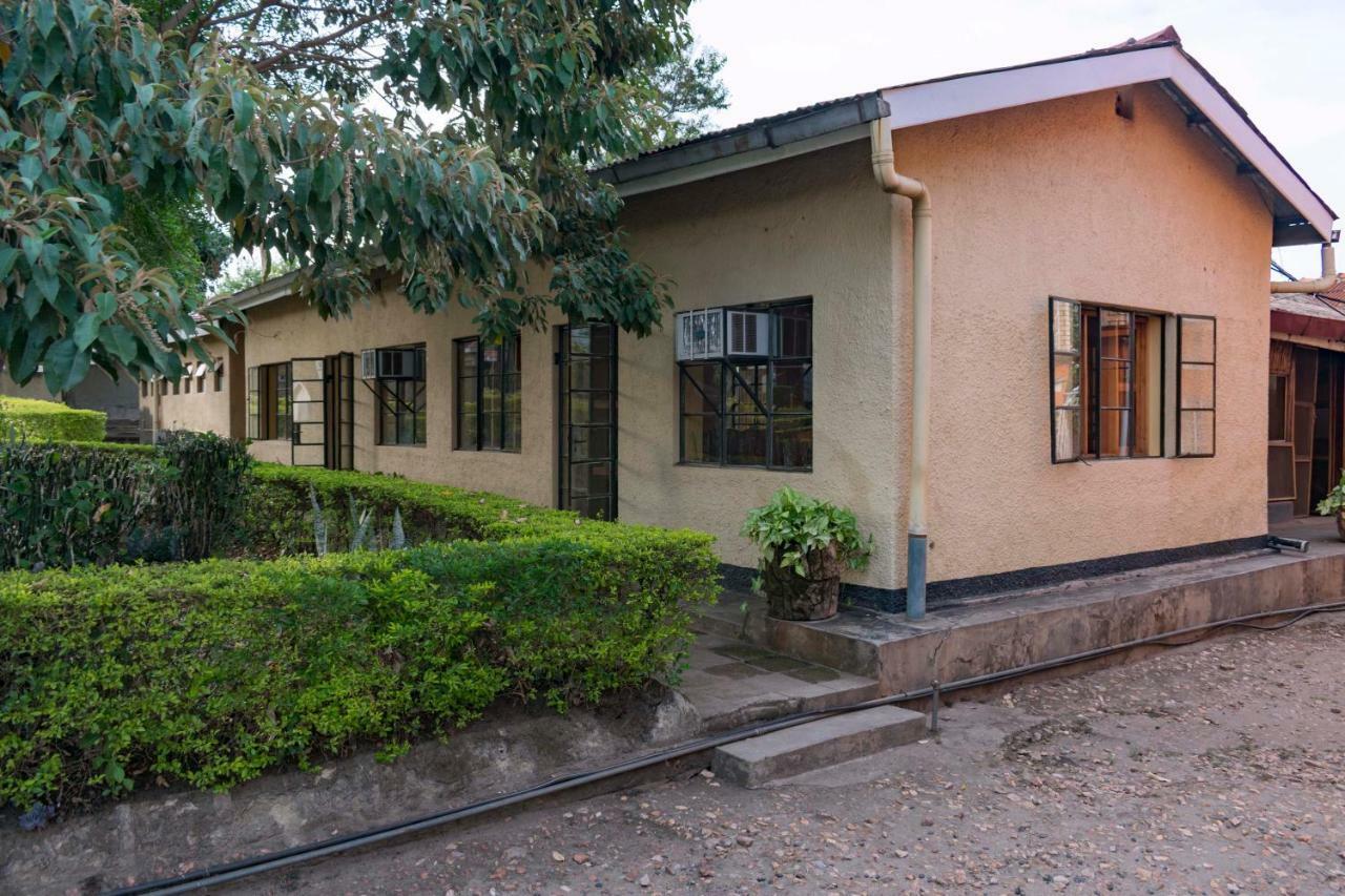 Rwenzori International Hotel カセセ エクステリア 写真