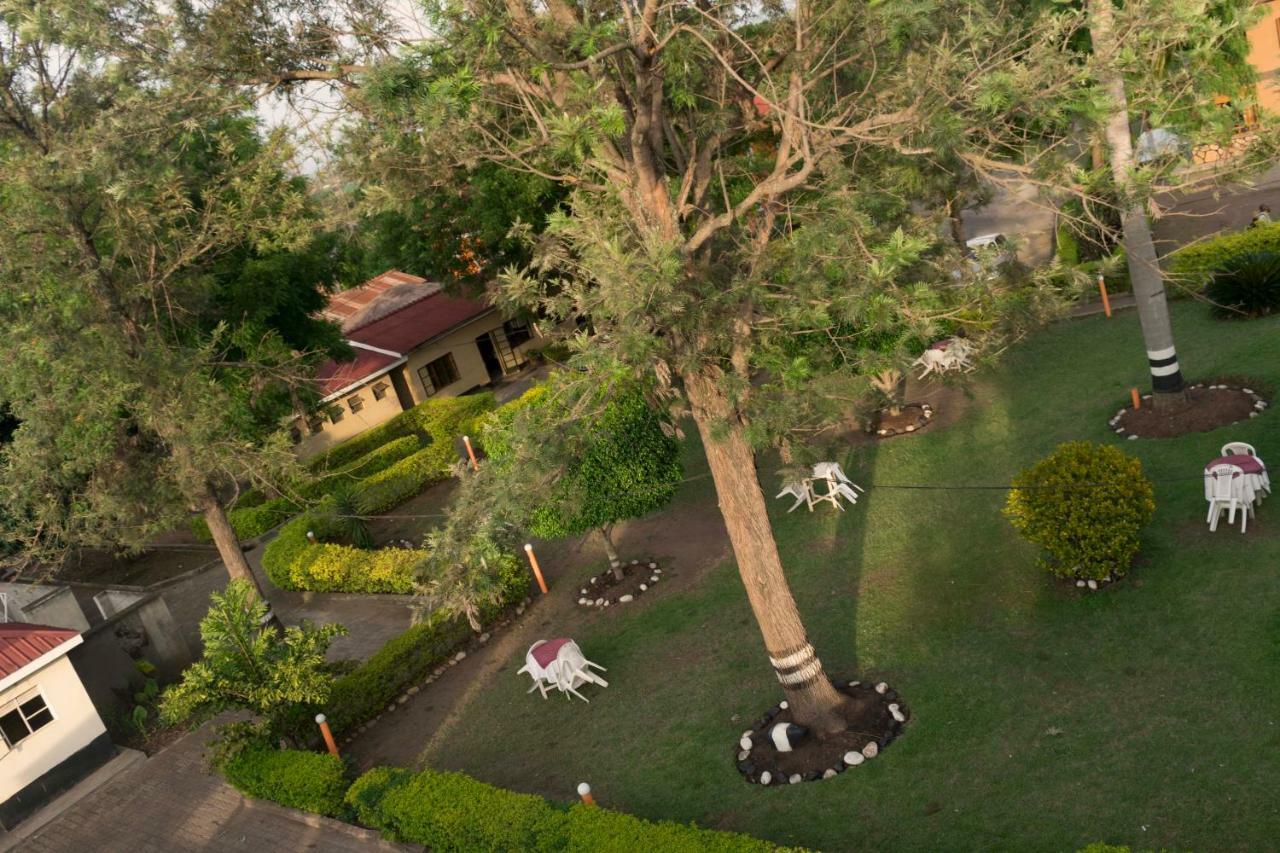 Rwenzori International Hotel カセセ エクステリア 写真