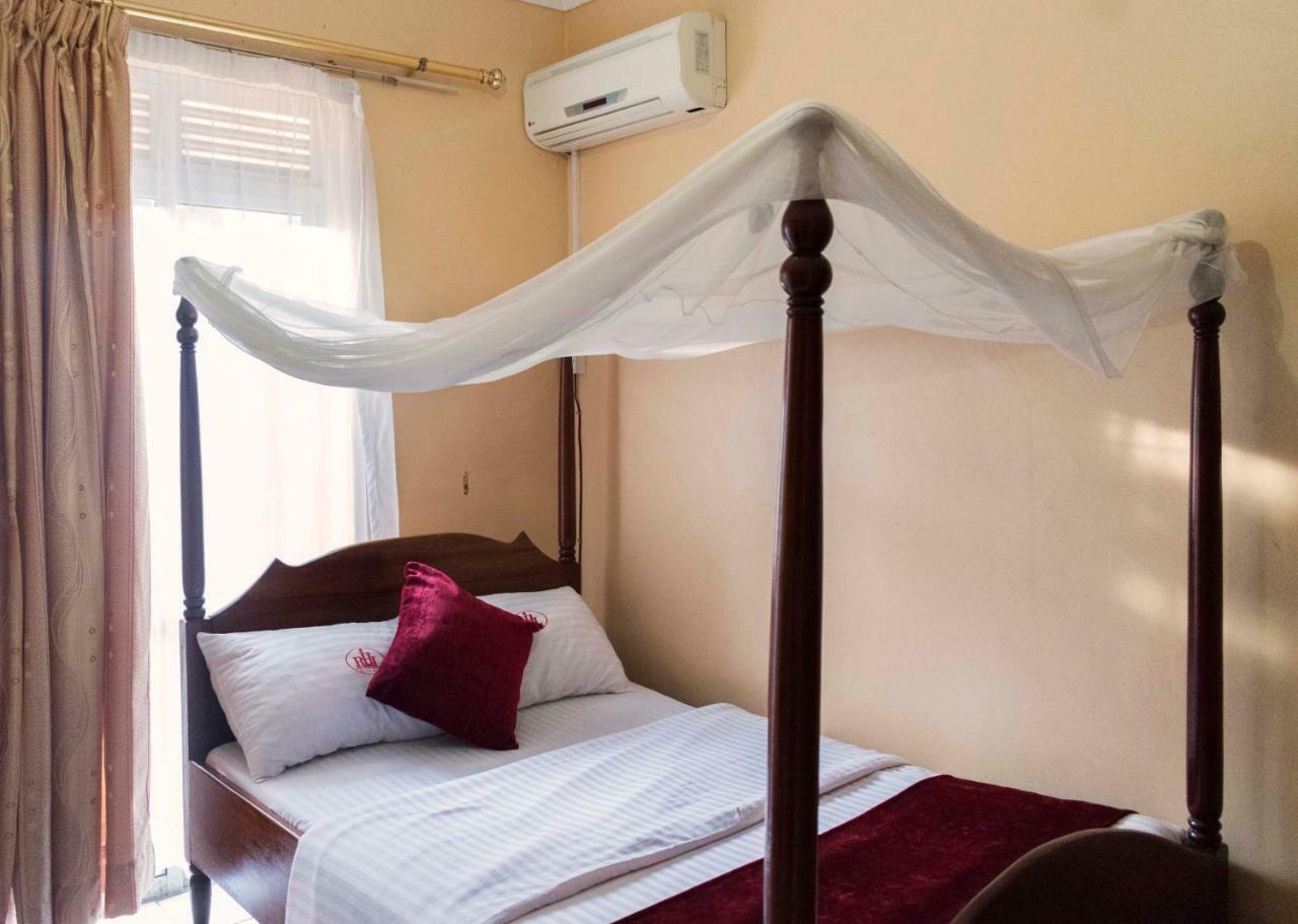 Rwenzori International Hotel カセセ エクステリア 写真