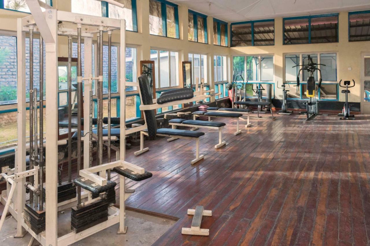 Rwenzori International Hotel カセセ エクステリア 写真