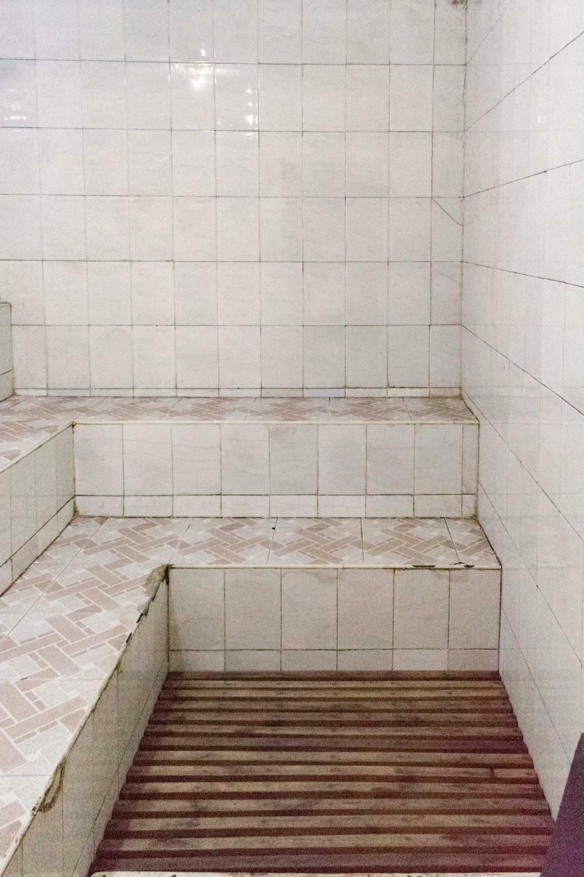 Rwenzori International Hotel カセセ エクステリア 写真