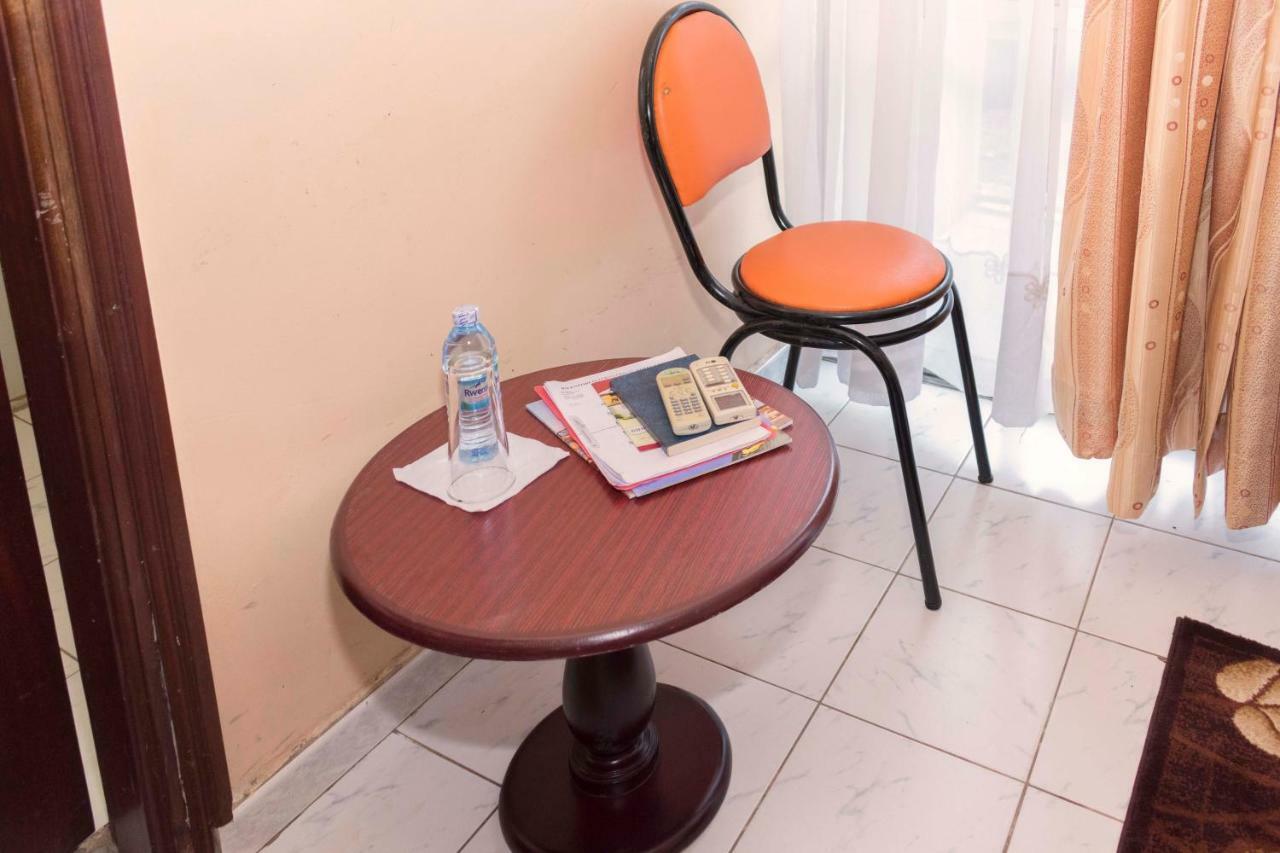Rwenzori International Hotel カセセ エクステリア 写真