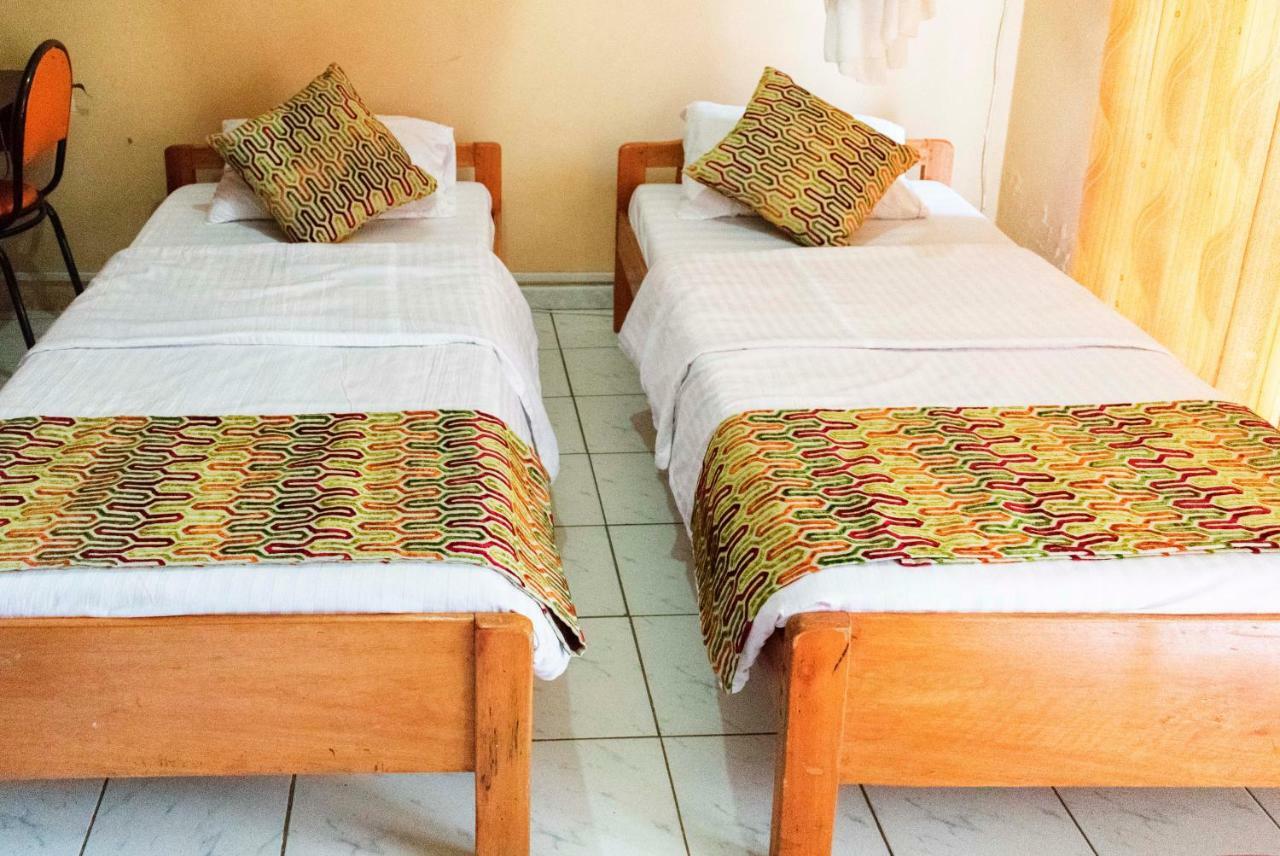 Rwenzori International Hotel カセセ エクステリア 写真