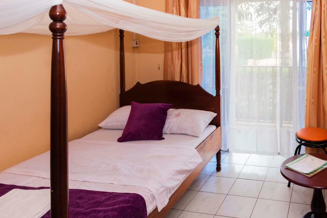 Rwenzori International Hotel カセセ エクステリア 写真
