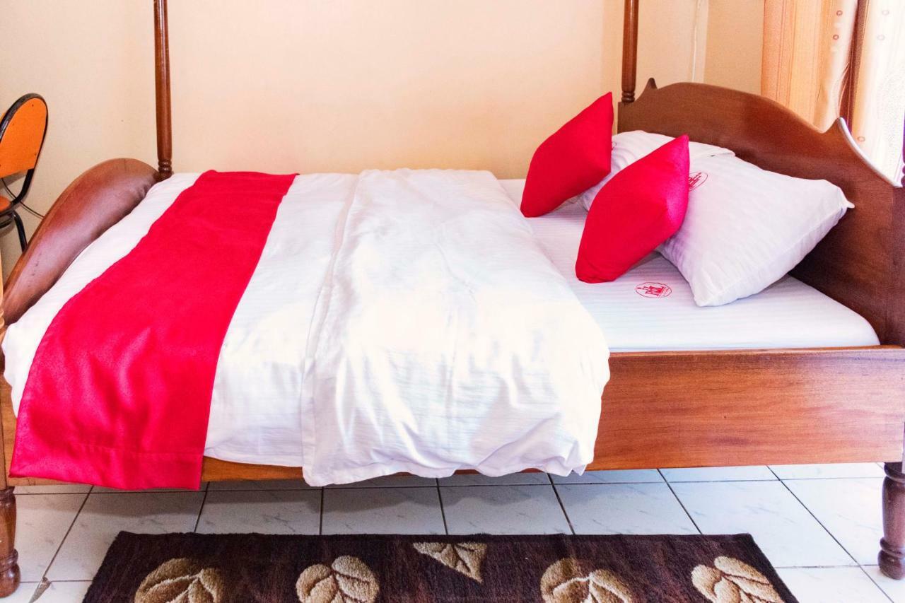 Rwenzori International Hotel カセセ エクステリア 写真