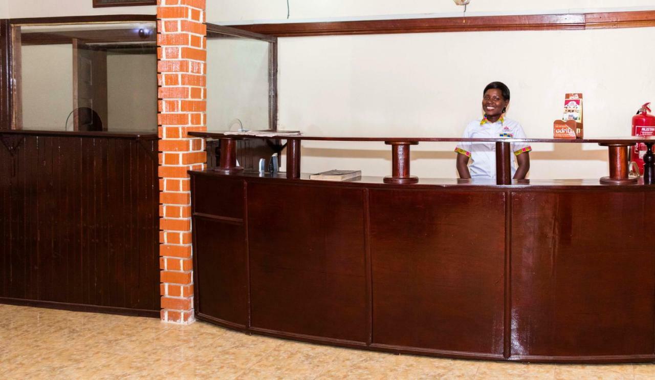 Rwenzori International Hotel カセセ エクステリア 写真