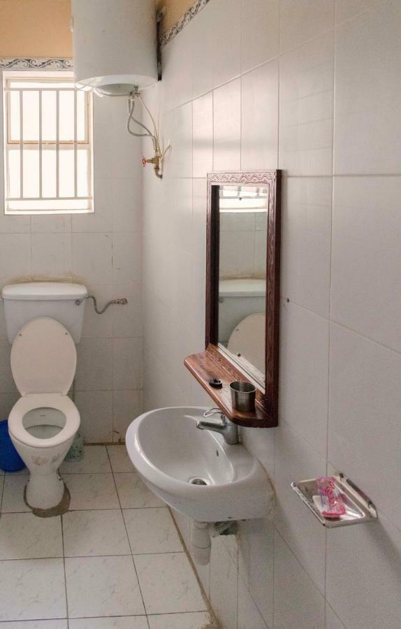 Rwenzori International Hotel カセセ エクステリア 写真
