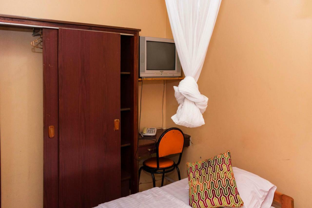 Rwenzori International Hotel カセセ エクステリア 写真